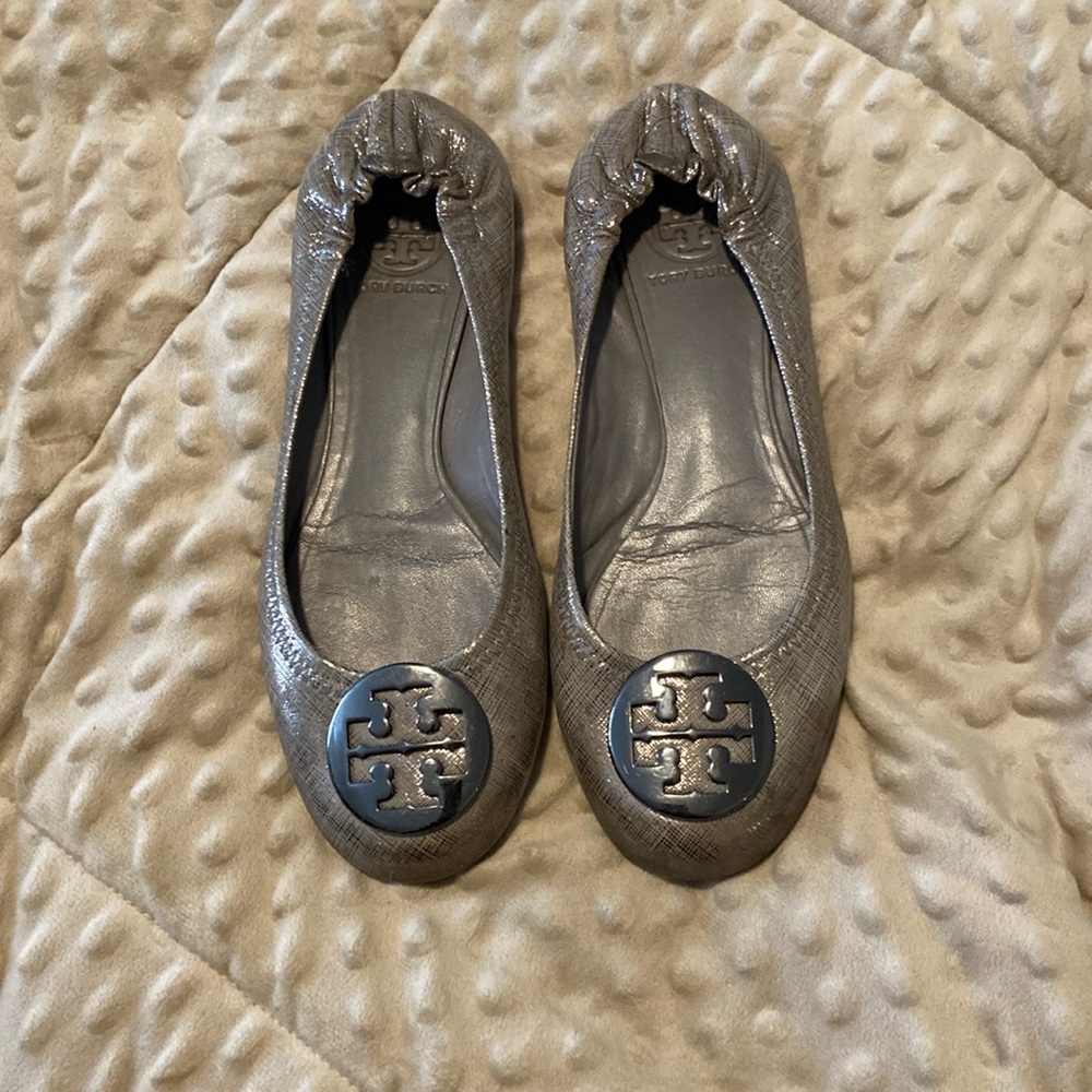 Tory Burch Reva Gray Ballet Flats with Signature Logo